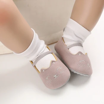 Детская обувь для новорожденных девочек на мягкой подошве с нескользящей хлопчатобумажной подошвой, милые и благородные туфли принцессы, дышащая кожаная обувь для ходьбы